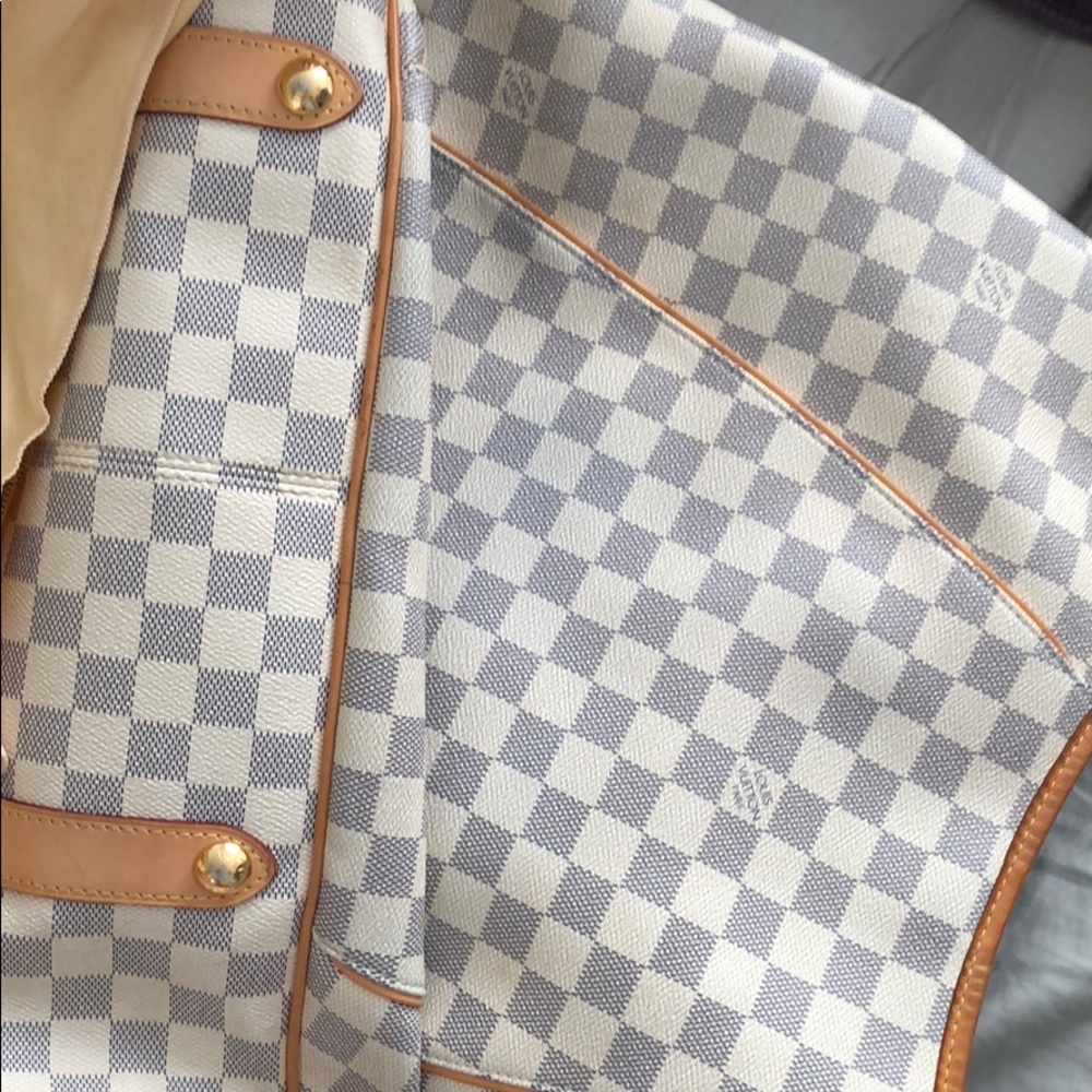 ❌❌❌❌SOLD❌❌❌❌Beautiful LV large bag AUTHENTIC!!! - Picture 6 of 6